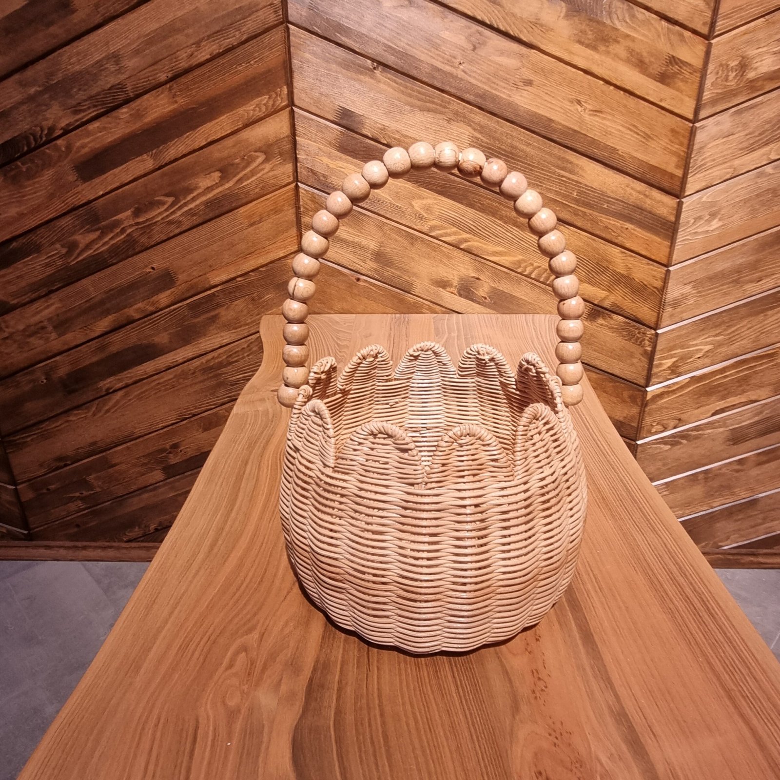 Ahşap Boncuk Kulplu Lale Model Bambu Sepet